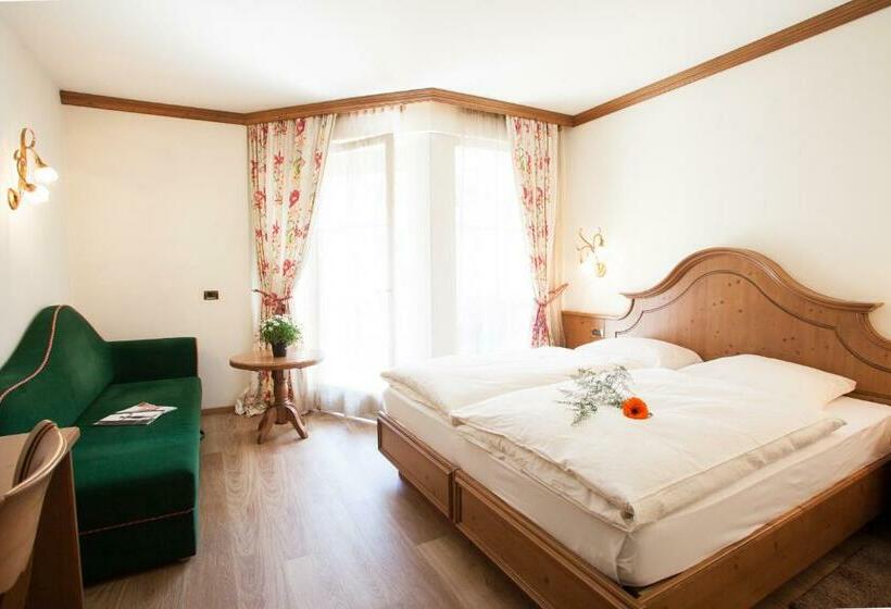 Трехместный Номер Стандарт с Балконом, Comfort Erica Dolomiti Val D Adige