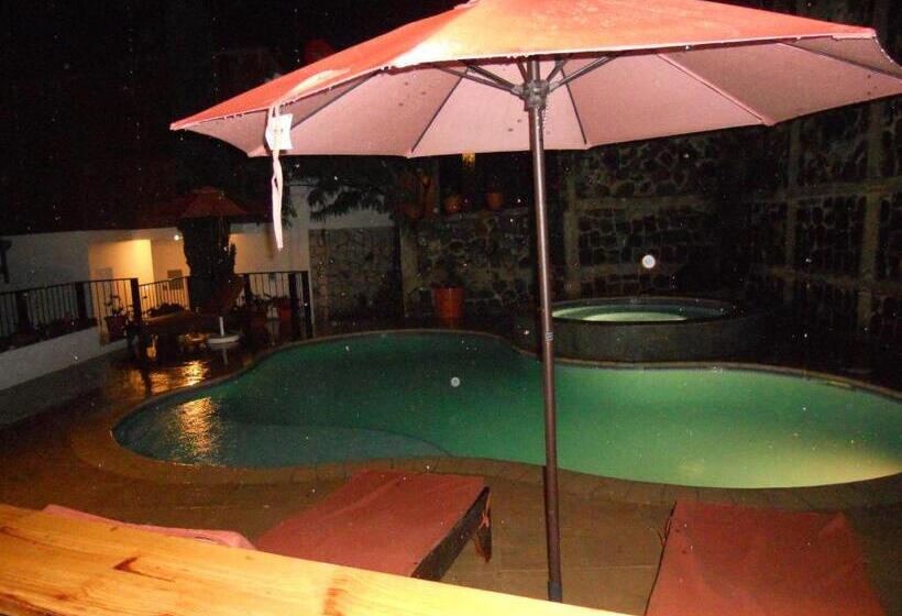 ویلای 4 خوابه, Atitlan Villas