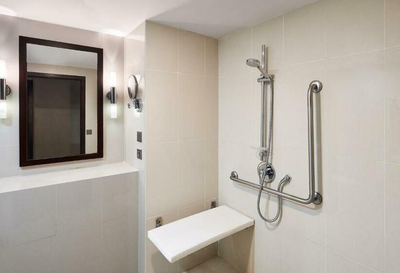 اتاق لوکس با چشم‌انداز دریا, Sheraton Samoa Beach Resort