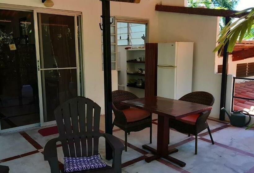 Люкс, Togo B&b Farallon