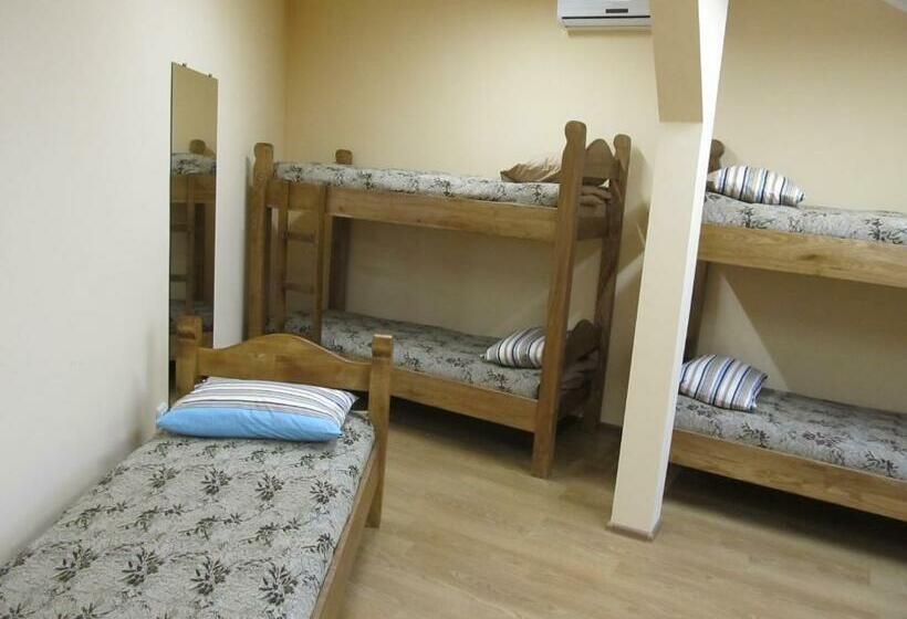 تختخواب در اتاق مشترک, Mini Hotel Na Pidgradskiy