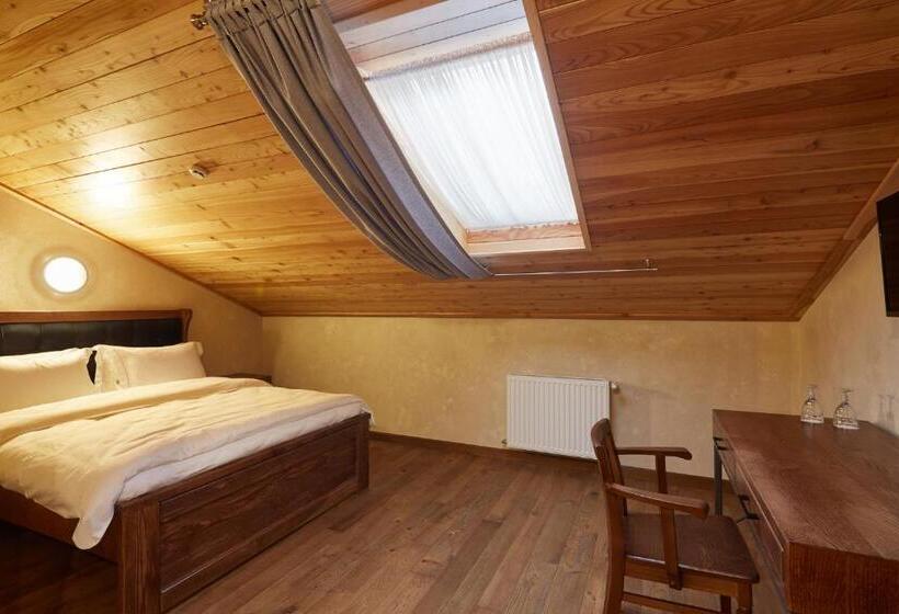 غرفة قياسية مزودة بجاكوزى, Ganz & Spa