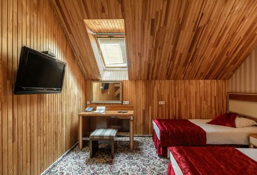 Duplex Junior Suite, Status