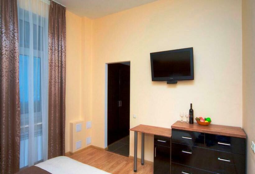 استودیوی استاندارد, Sunday Apart