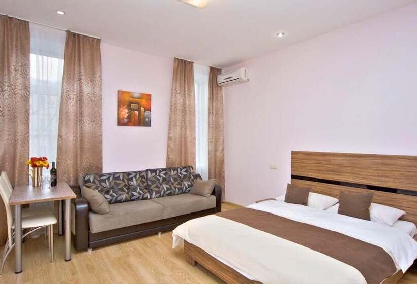 استودیوی استاندارد, Sunday Apart