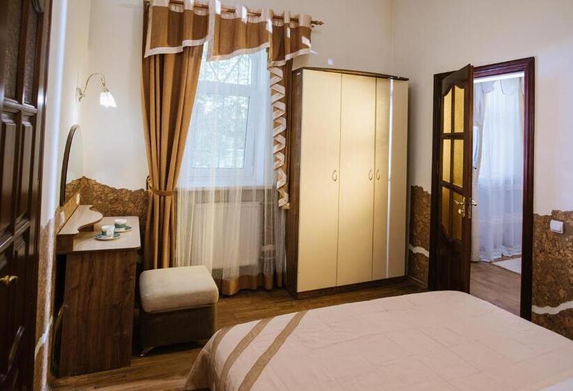 جناح, Villa Victoria