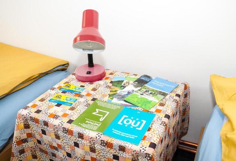 חדר סטנדרטי לארבעה עם חדר אמבטיה משותף, Turisticka Ubytovna Cakle