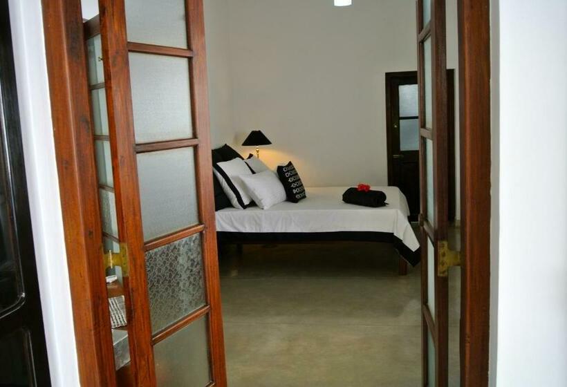 Номер Deluxe, 27 Spathodea  Oasis In The City