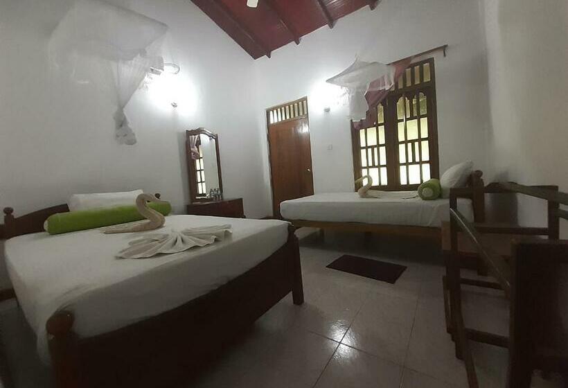 اتاق لوکس, Banana Rest Sigiriya