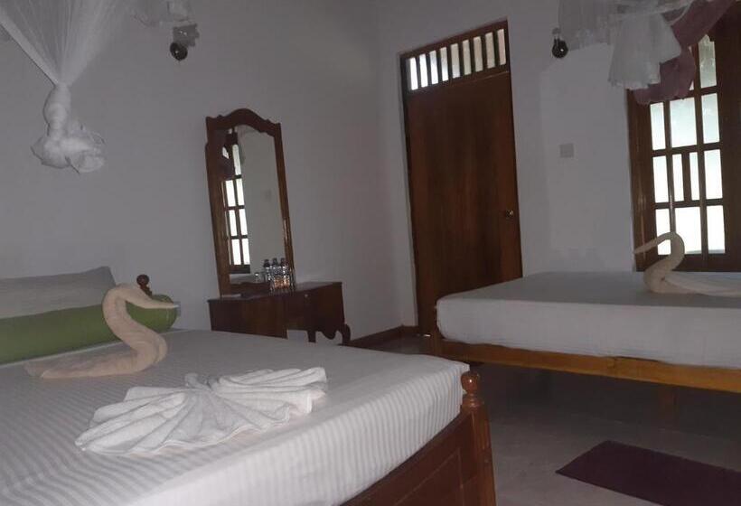 اتاق استاندارد سه نفره, Banana Rest Sigiriya
