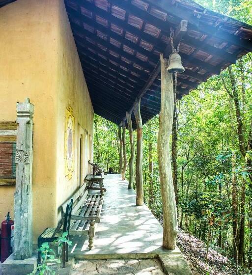 اتاق استاندارد, The Kandy Samadhicentre