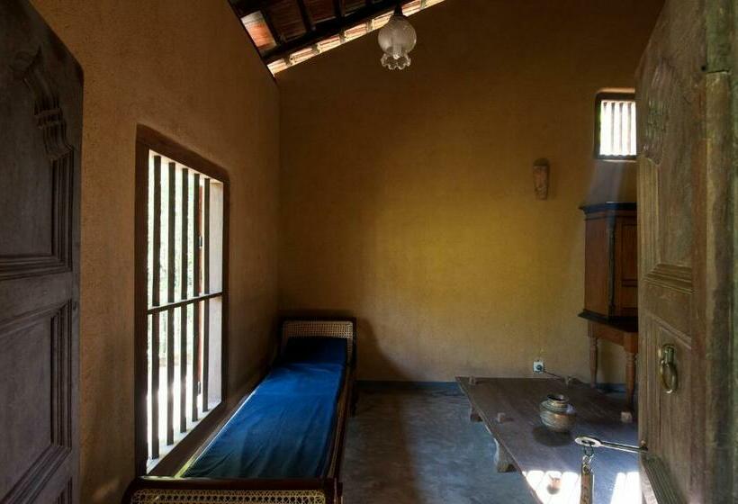 اتاق استاندارد یک نفره, The Kandy Samadhicentre