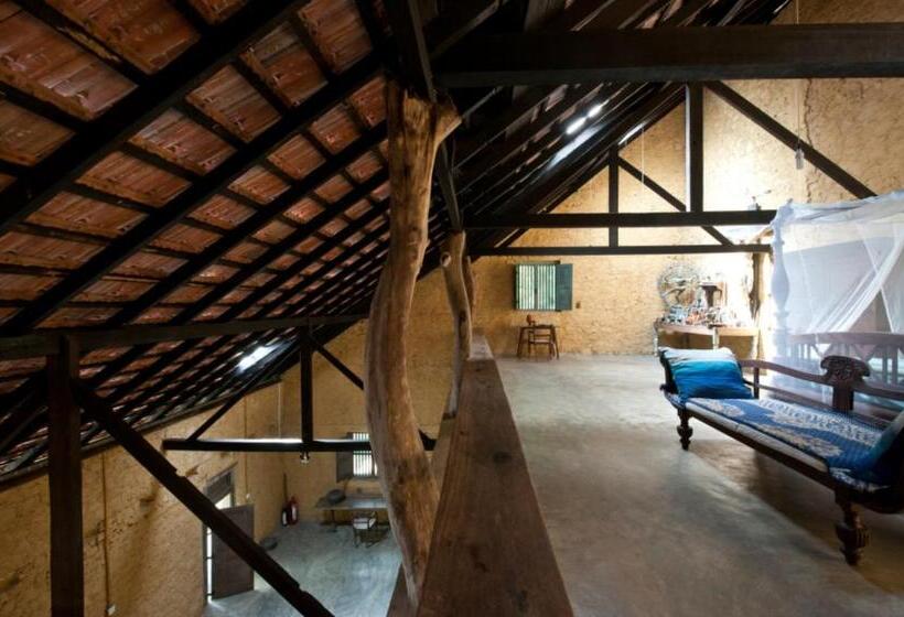 اتاق استاندارد یک نفره, The Kandy Samadhicentre