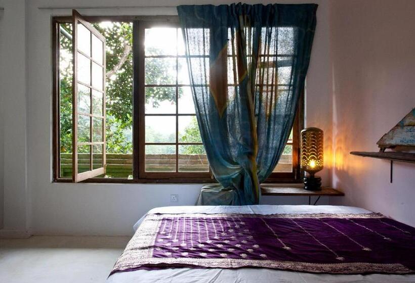 اتاق کلاسیک, The Kandy Samadhicentre