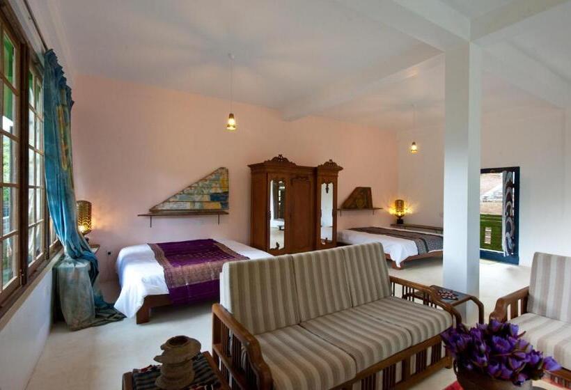 اتاق کلاسیک, The Kandy Samadhicentre