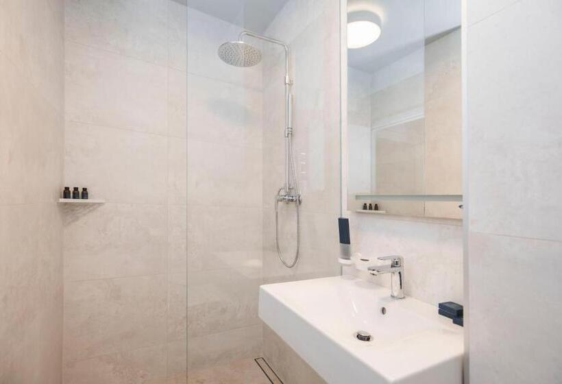 اتاق استاندارد چهار تخته, Roze Park Rooms