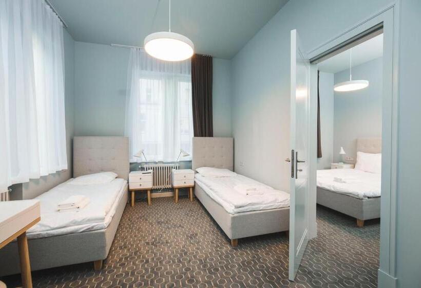 اتاق استاندارد چهار تخته, Roze Park Rooms
