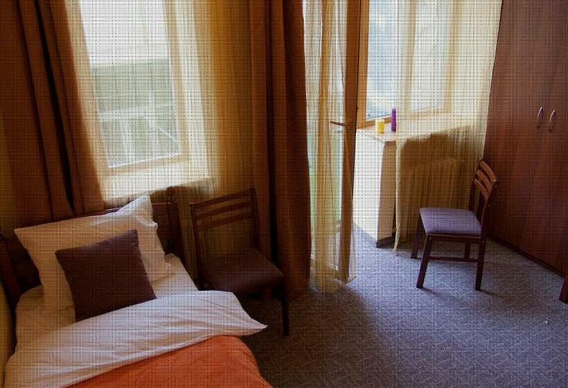 اتاق استاندارد سه نفره, Hostel Lux