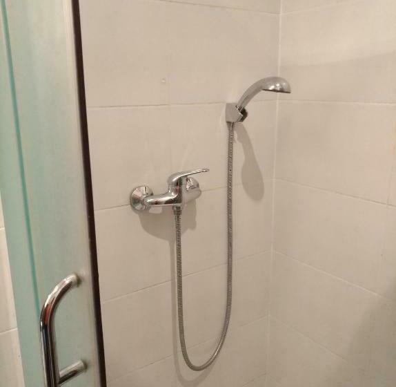 اتاق استاندارد, Hostel Lux