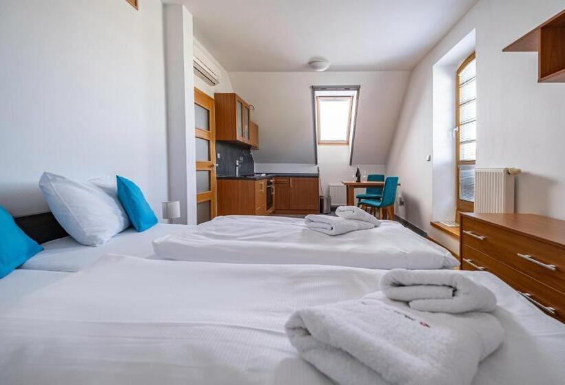 Апартаменты Дюплекс 1 Спальня, Relax Hotel Stork