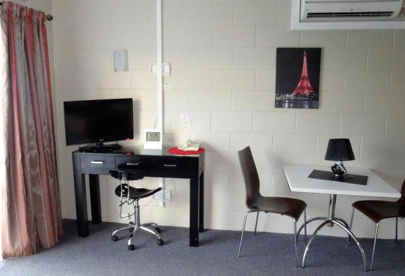 استودیوی استاندارد, Aarburg Airport Motel