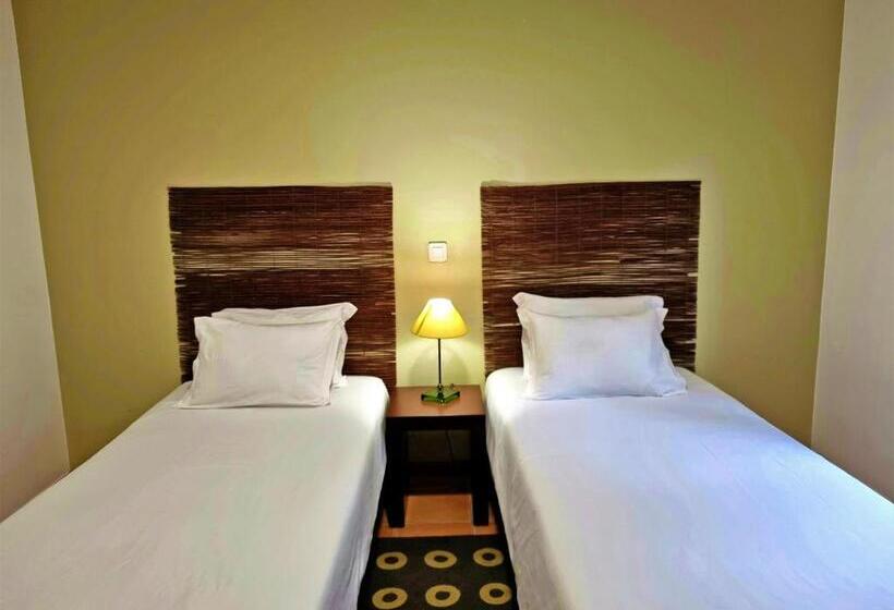 バンガローの２ベッドスタンダードルーム, Hi Geres   Pousada De Juventude Do Gerês