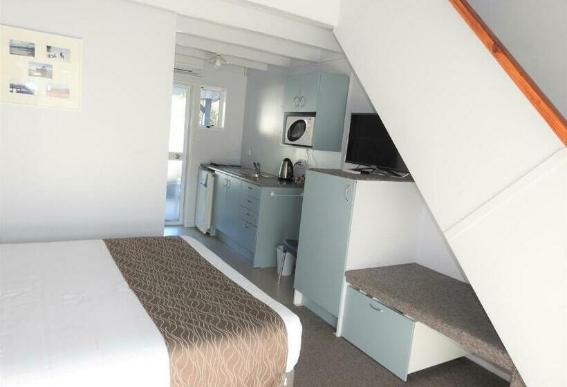 Студия Стандарт, Collingwood Park Motel