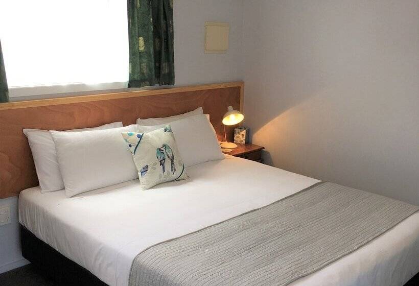 Студия Стандарт, Collingwood Park Motel