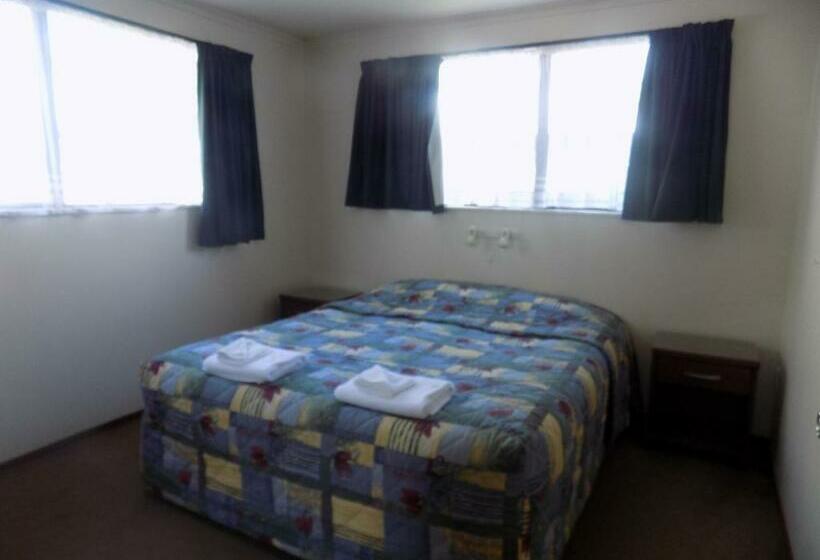 شقة غرفتين, Garden City Motel