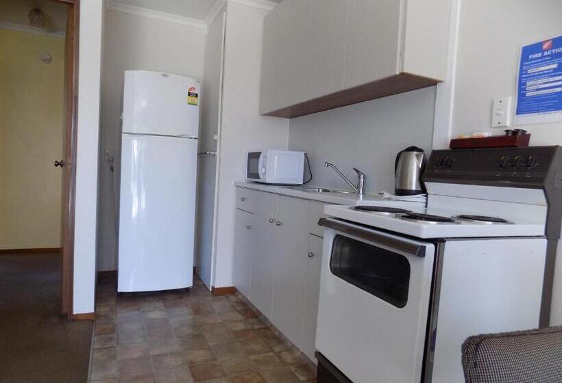 إستوديو قياسى, Garden City Motel