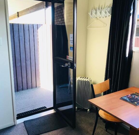 إستوديو قياسى, Garden City Motel