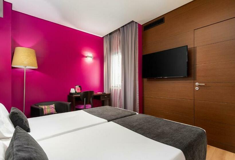 Habitación Estándar, Luena