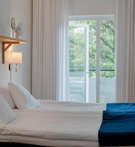 Номер Стандарт с Балконом, Kiviks Hotell