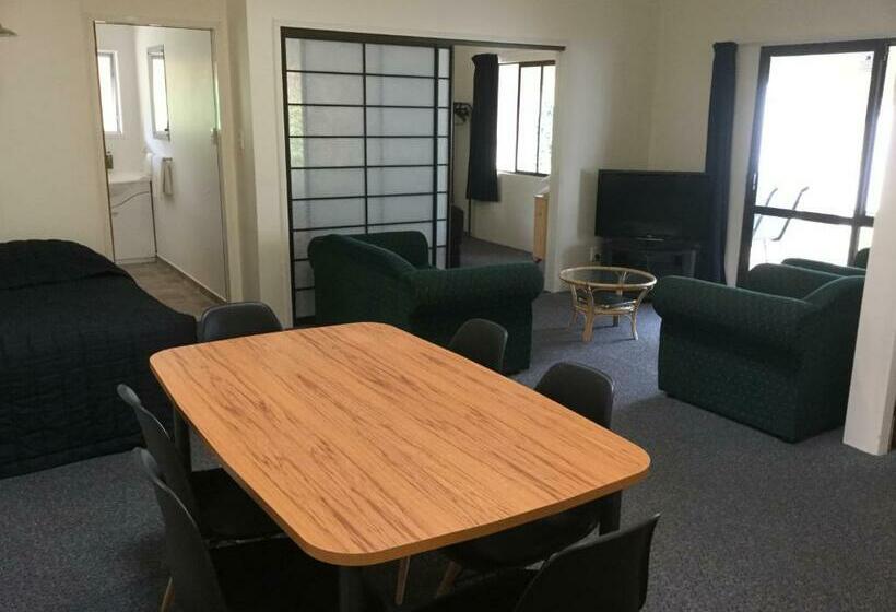 آپارتمان 2 خوابه, Captains Quarters Motor Inn