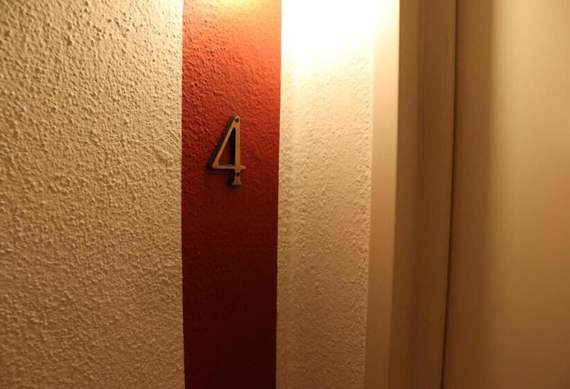 غرفة عائلية, Borgovecchio Albergo