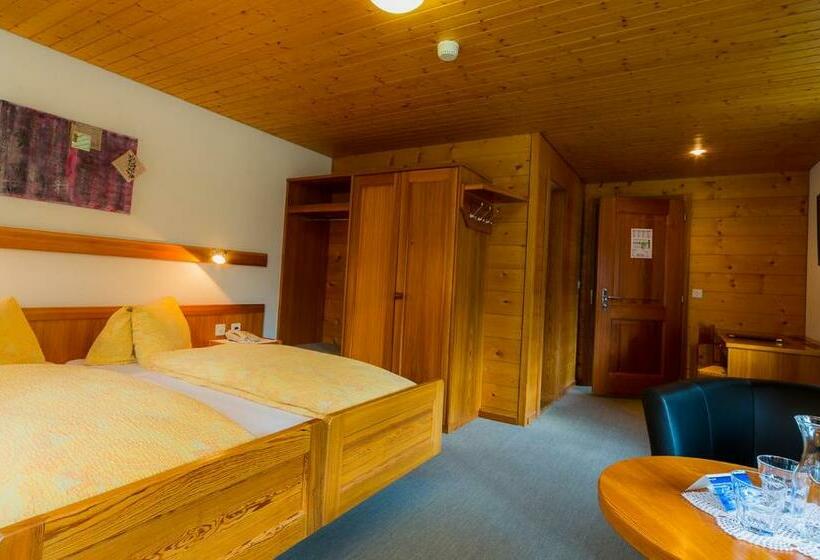 Номер Стандарт с Балконом, Swiss Lodge Joopi
