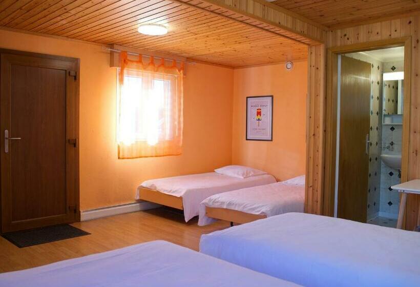 Семейный Номер, Motel Restaurant 13 Etoiles