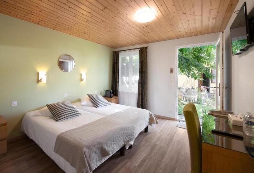 Семейный Номер, Motel Restaurant 13 Etoiles