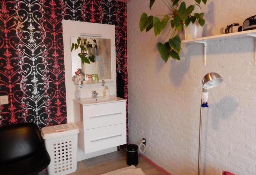 Семейный Номер, B&b Acacia
