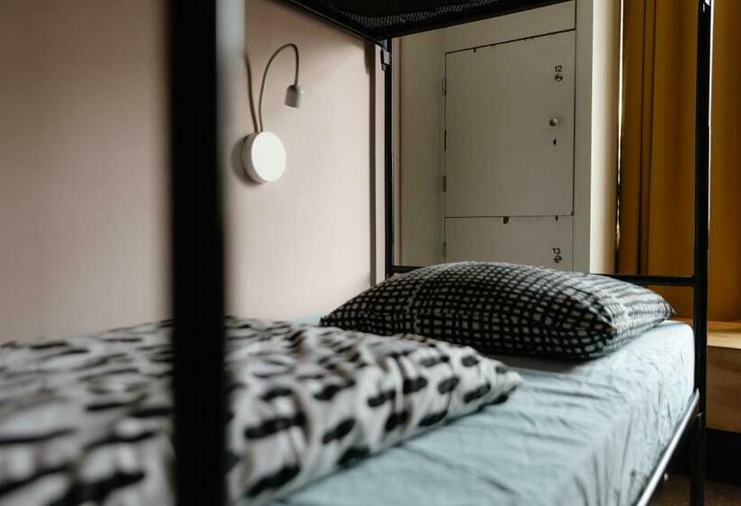 تختخواب در اتاق مشترک, Hostel Ani&haakien