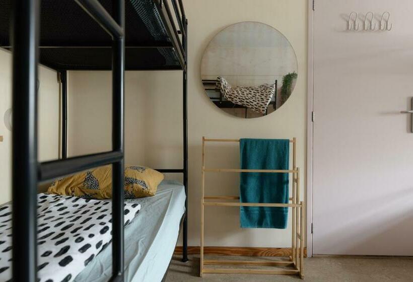 تختخواب در اتاق مشترک, Hostel Ani&haakien