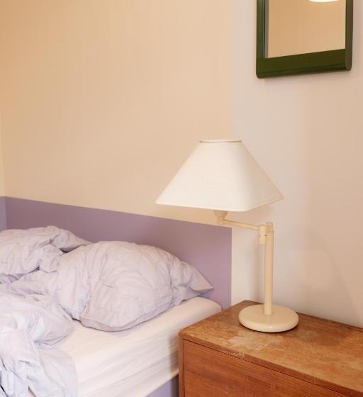 اتاق اکونومی, Hostel Ani&haakien