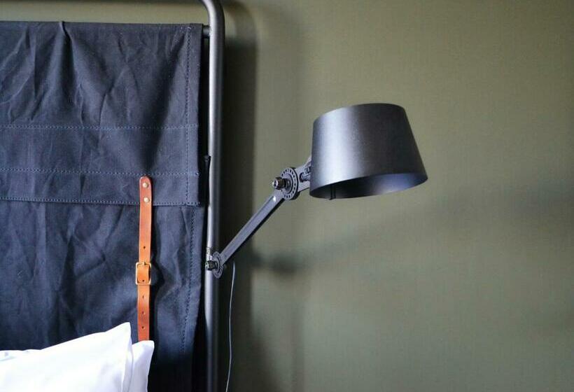 اتاق راحتی, The Duke Boutique