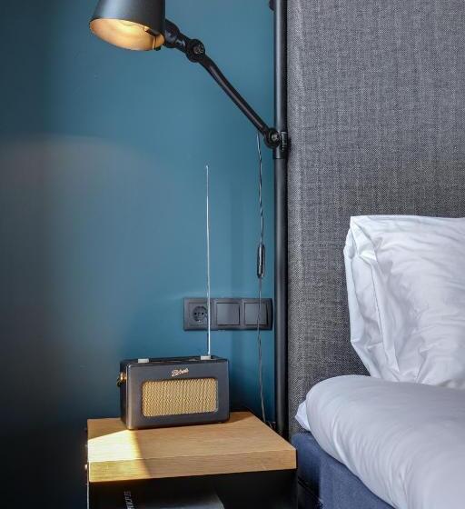 اتاق راحتی, The Duke Boutique