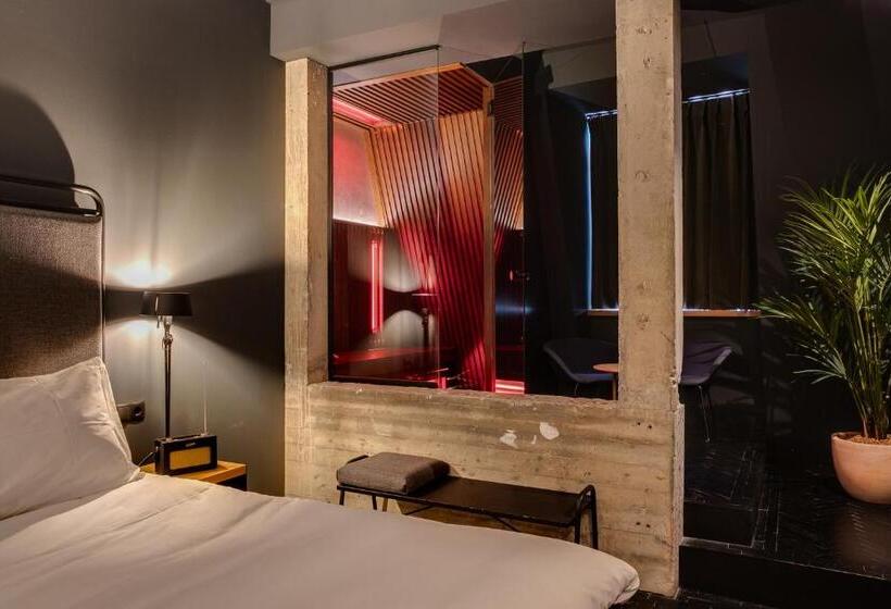 سوییت, The Duke Boutique