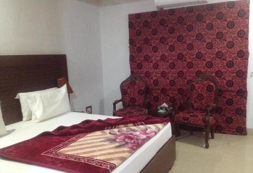 اتاق لوکس, Fire Mounts Hotel And Resturant