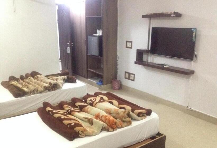 اتاق کلاسیک سه تخته, Fire Mounts Hotel And Resturant