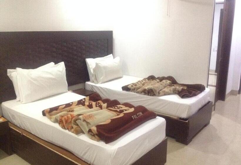 اتاق کلاسیک سه تخته, Fire Mounts Hotel And Resturant