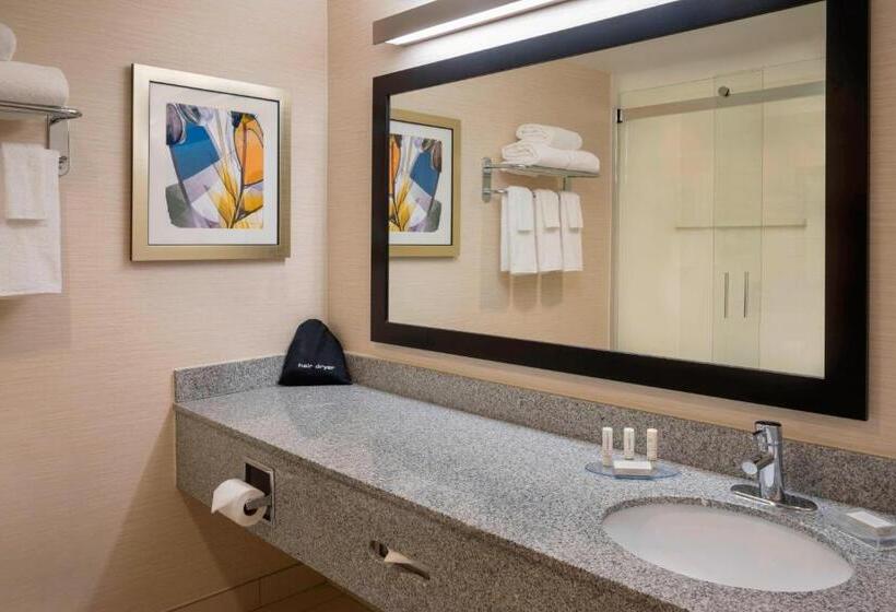 חדר סטנדרט עם מיטת קינג, Fairfield Inn & Suites By Marriott Ottawa Kanata