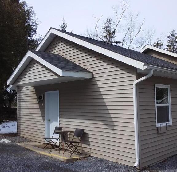 ２ベッドルームアパートメント, Rothesay Motel